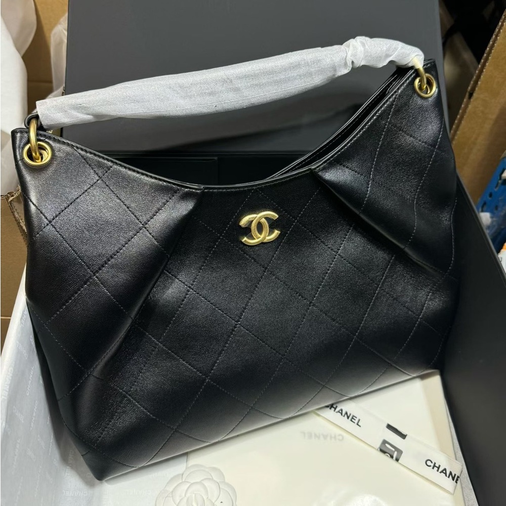 Chanel Caviar Leather Hobo Bag | Gold CC, Italy Made, Like New 🖤✨
